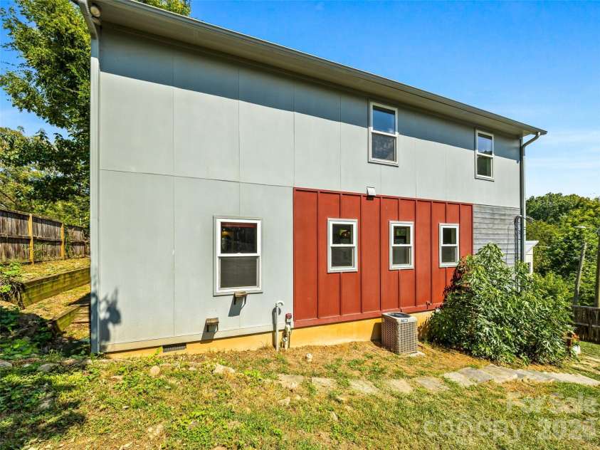 26 Blalock Avenue, Asheville, NC 28803.  MLS# CAR4425390, YatesRealty ID 51672. 