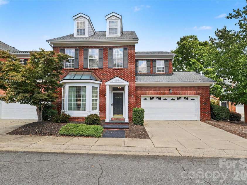 9150 Bonnie Briar Circle, Charlotte, NC 28277.  MLS# CAR4424518, YatesRealty ID 51674. 