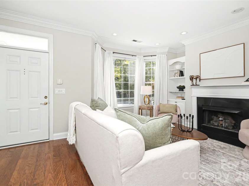 9150 Bonnie Briar Circle, Charlotte, NC 28277.  MLS# CAR4424518, YatesRealty ID 51674. 