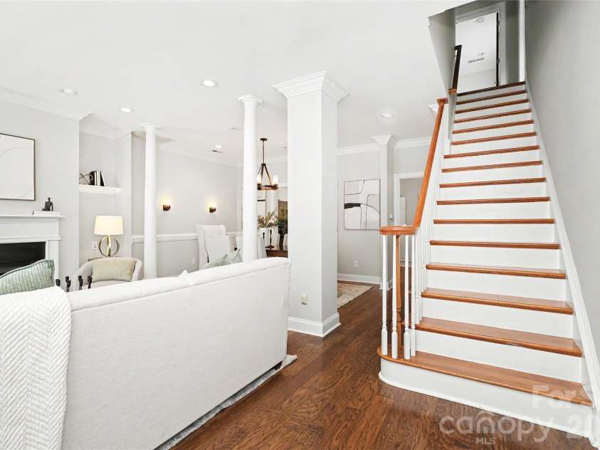 9150 Bonnie Briar Circle, Charlotte, NC 28277.  MLS# CAR4424518, YatesRealty ID 51674. 