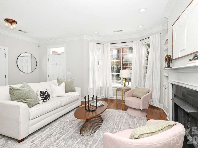 9150 Bonnie Briar Circle, Charlotte, NC 28277.  MLS# CAR4424518, YatesRealty ID 51674. 