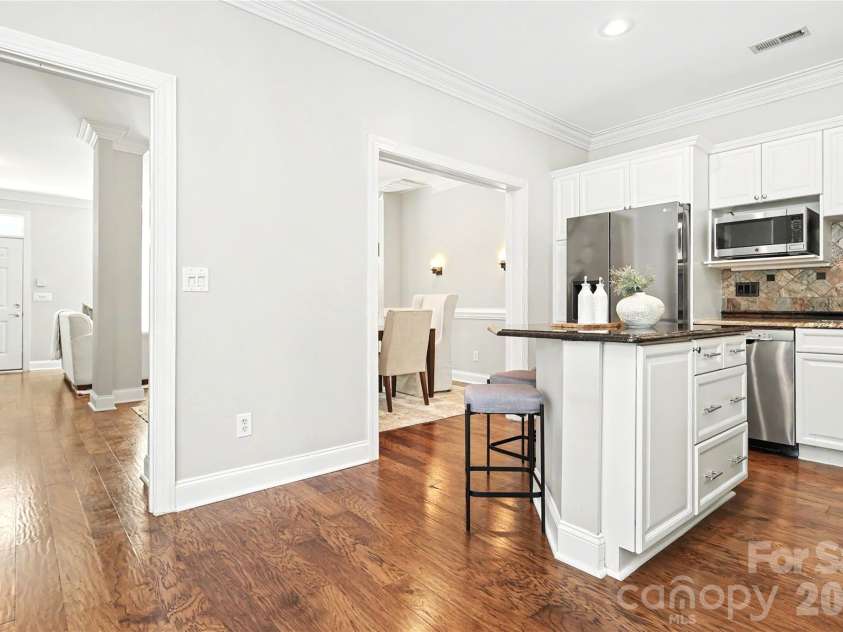 9150 Bonnie Briar Circle, Charlotte, NC 28277.  MLS# CAR4424518, YatesRealty ID 51674. 