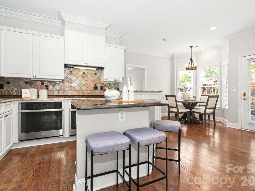 9150 Bonnie Briar Circle, Charlotte, NC 28277.  MLS# CAR4424518, YatesRealty ID 51674. 