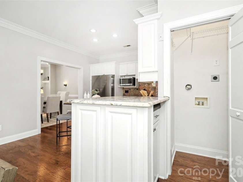 9150 Bonnie Briar Circle, Charlotte, NC 28277.  MLS# CAR4424518, YatesRealty ID 51674. 