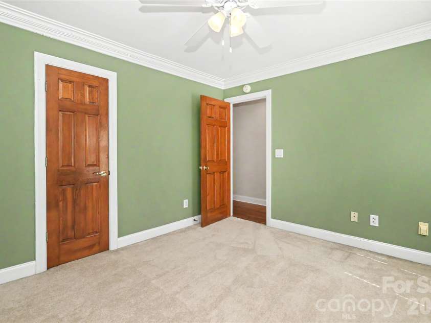 9150 Bonnie Briar Circle, Charlotte, NC 28277.  MLS# CAR4424518, YatesRealty ID 51674. 