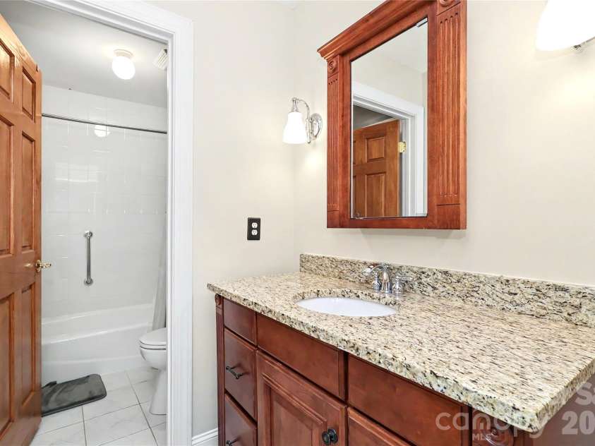 9150 Bonnie Briar Circle, Charlotte, NC 28277.  MLS# CAR4424518, YatesRealty ID 51674. 