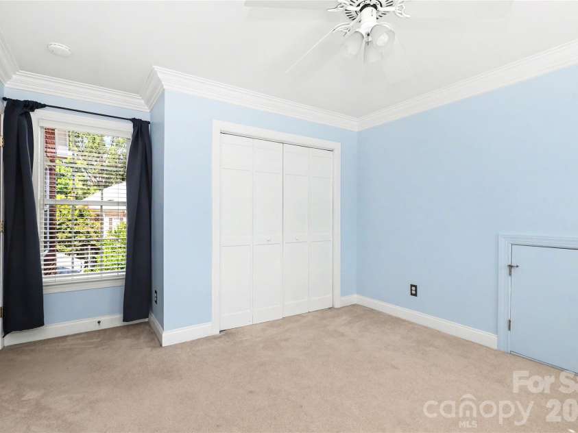9150 Bonnie Briar Circle, Charlotte, NC 28277.  MLS# CAR4424518, YatesRealty ID 51674. 
