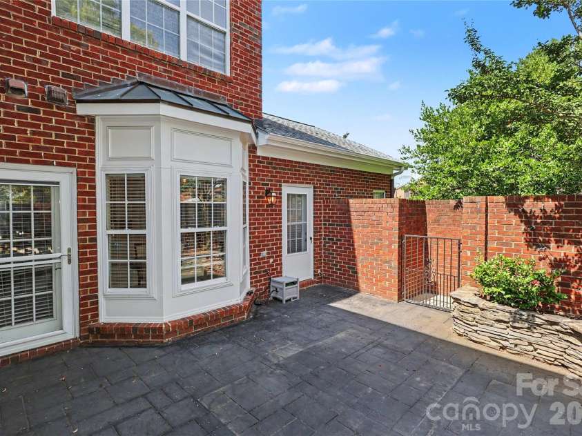 9150 Bonnie Briar Circle, Charlotte, NC 28277.  MLS# CAR4424518, YatesRealty ID 51674. 