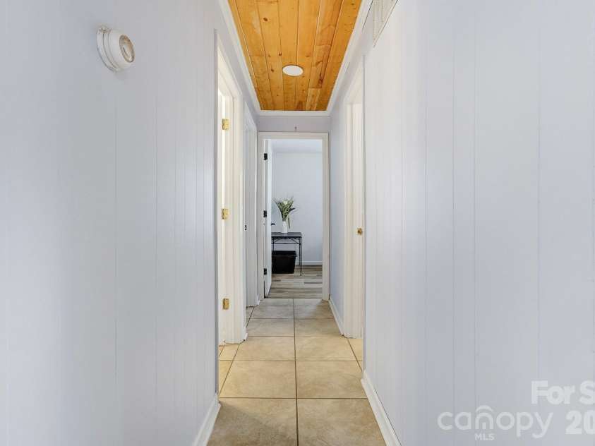 312 Jack Street, Hendersonville, NC 28792.  MLS# CAR4424351, YatesRealty ID 51677. 