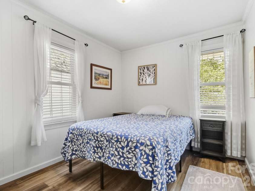 312 Jack Street, Hendersonville, NC 28792.  MLS# CAR4424351, YatesRealty ID 51677. 