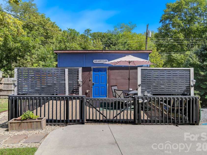 312 Jack Street, Hendersonville, NC 28792.  MLS# CAR4424351, YatesRealty ID 51677. 
