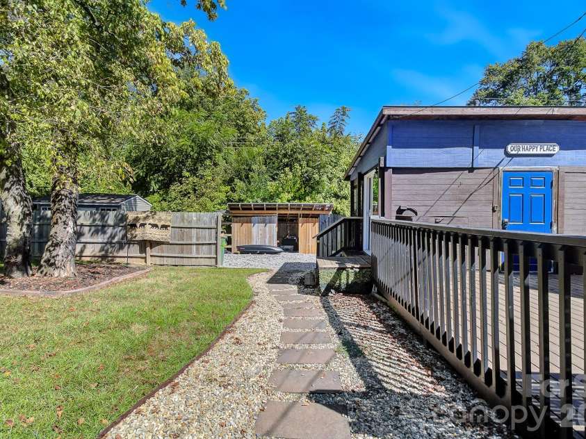 312 Jack Street, Hendersonville, NC 28792.  MLS# CAR4424351, YatesRealty ID 51677. 