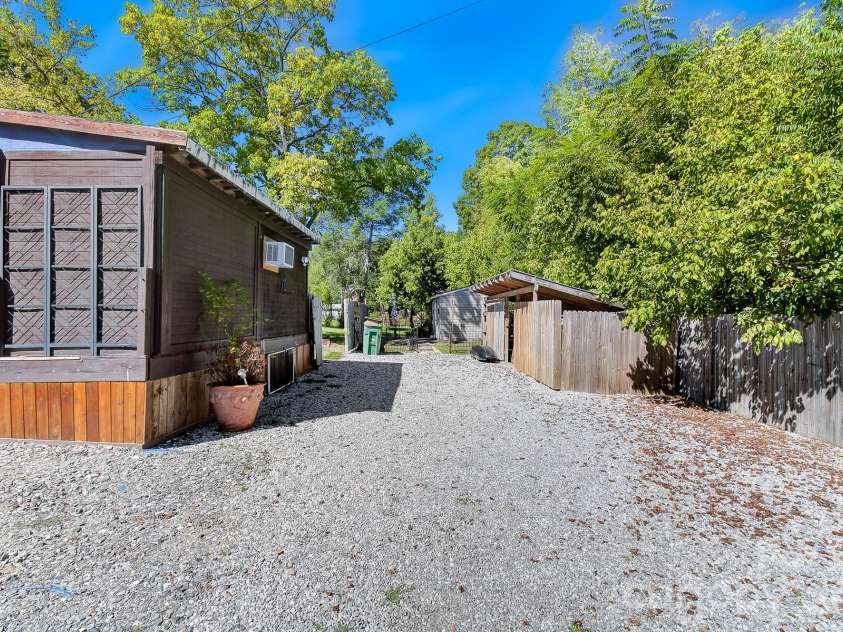 312 Jack Street, Hendersonville, NC 28792.  MLS# CAR4424351, YatesRealty ID 51677. 