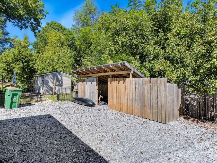 312 Jack Street, Hendersonville, NC 28792.  MLS# CAR4424351, YatesRealty ID 51677. 