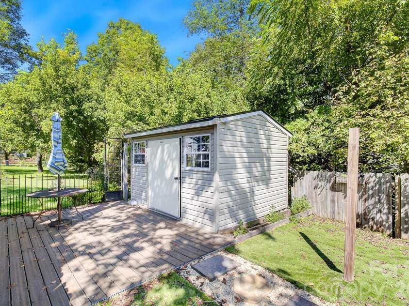 312 Jack Street, Hendersonville, NC 28792.  MLS# CAR4424351, YatesRealty ID 51677. 