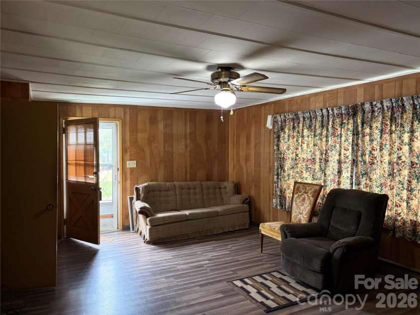 72 Alexander Road, Weaverville, NC 28787.  MLS# CAR4359691, YatesRealty ID 5168. 