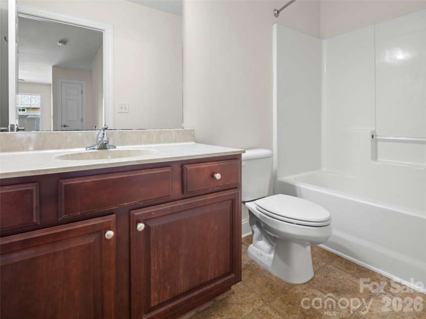 16 Stonebury Drive, Arden, NC 28704.  MLS# CAR4425932, YatesRealty ID 51681. 2nd Level Full Bath
