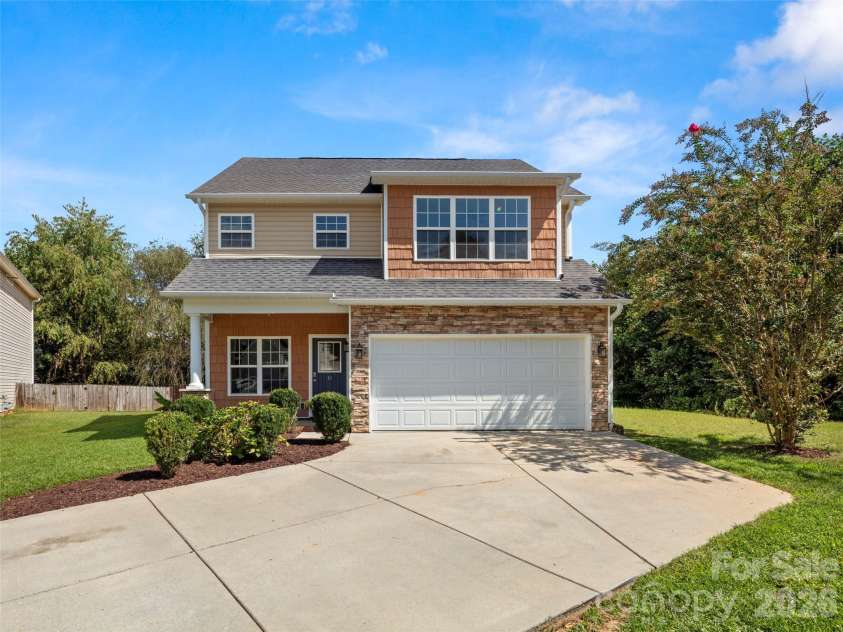 16 Stonebury Drive, Arden, NC 28704.  MLS# CAR4425932, YatesRealty ID 51681. 