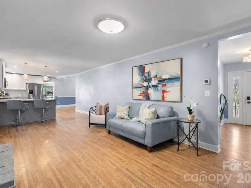 7701 Shady Lane, Charlotte, NC 28215.  MLS# CAR4416535, YatesRealty ID 51683. 