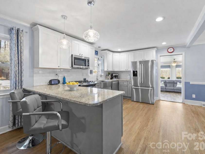 7701 Shady Lane, Charlotte, NC 28215.  MLS# CAR4416535, YatesRealty ID 51683. 