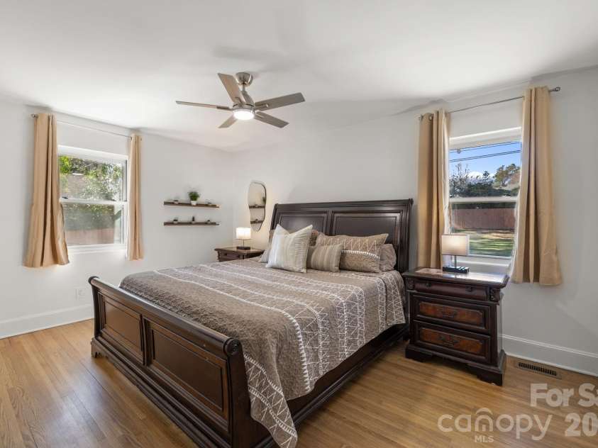 7701 Shady Lane, Charlotte, NC 28215.  MLS# CAR4416535, YatesRealty ID 51683. 