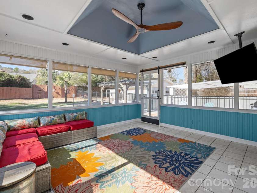 7701 Shady Lane, Charlotte, NC 28215.  MLS# CAR4416535, YatesRealty ID 51683. 