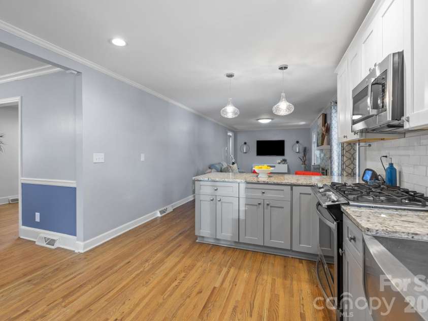 7701 Shady Lane, Charlotte, NC 28215.  MLS# CAR4416535, YatesRealty ID 51683. 