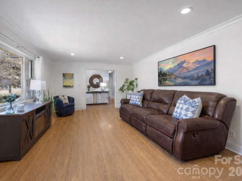 7701 Shady Lane, Charlotte, NC 28215.  MLS# CAR4416535, YatesRealty ID 51683. 