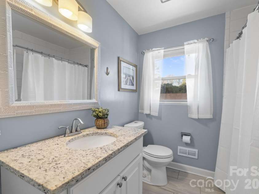7701 Shady Lane, Charlotte, NC 28215.  MLS# CAR4416535, YatesRealty ID 51683. 
