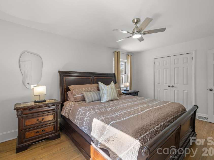 7701 Shady Lane, Charlotte, NC 28215.  MLS# CAR4416535, YatesRealty ID 51683. 