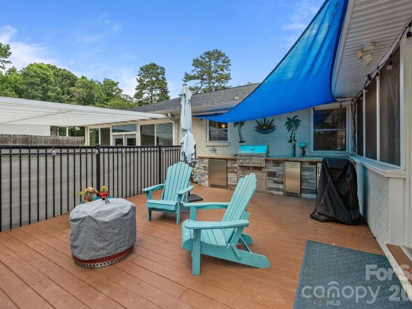 7701 Shady Lane, Charlotte, NC 28215.  MLS# CAR4416535, YatesRealty ID 51683. 