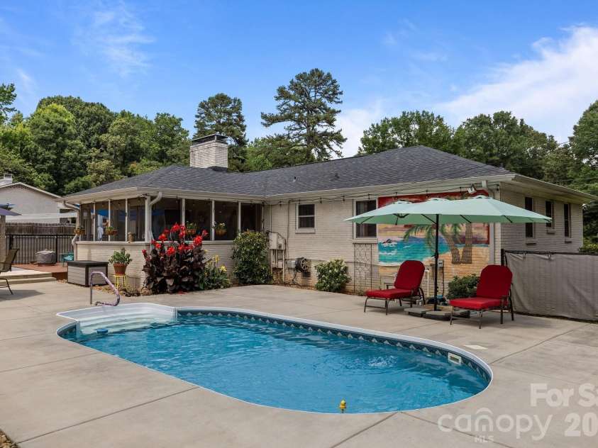 7701 Shady Lane, Charlotte, NC 28215.  MLS# CAR4416535, YatesRealty ID 51683. 