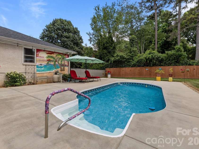 7701 Shady Lane, Charlotte, NC 28215.  MLS# CAR4416535, YatesRealty ID 51683. 