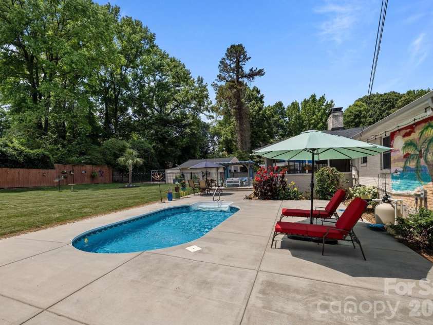 7701 Shady Lane, Charlotte, NC 28215.  MLS# CAR4416535, YatesRealty ID 51683. 