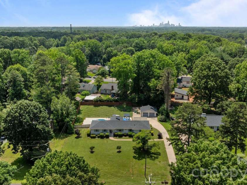 7701 Shady Lane, Charlotte, NC 28215.  MLS# CAR4416535, YatesRealty ID 51683. 