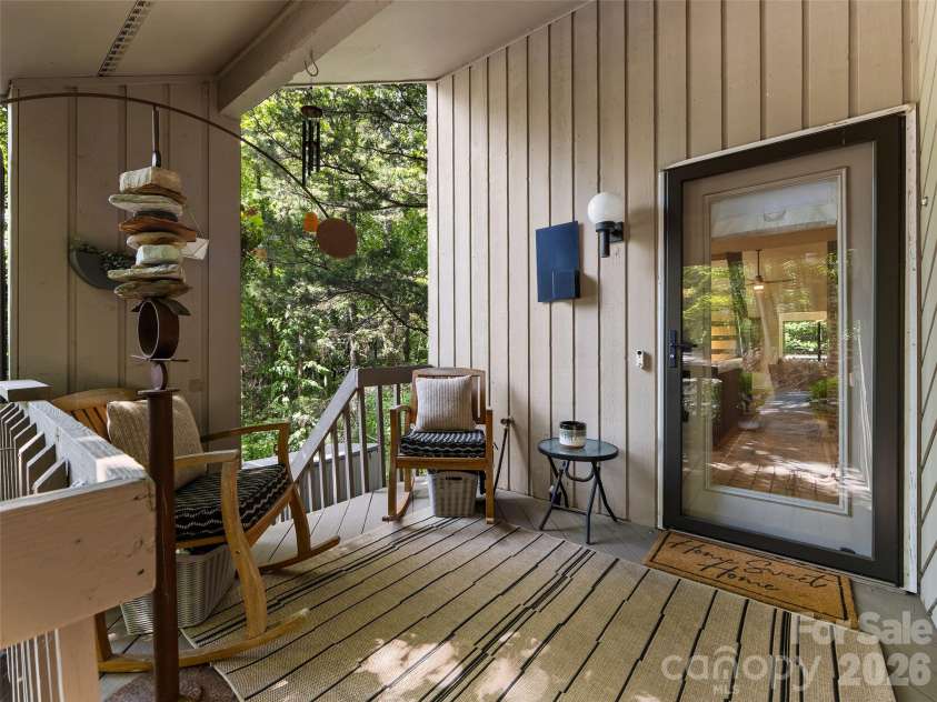16 Cedarwood Drive, Asheville, NC 28803.  MLS# CAR4425440, YatesRealty ID 51688. 