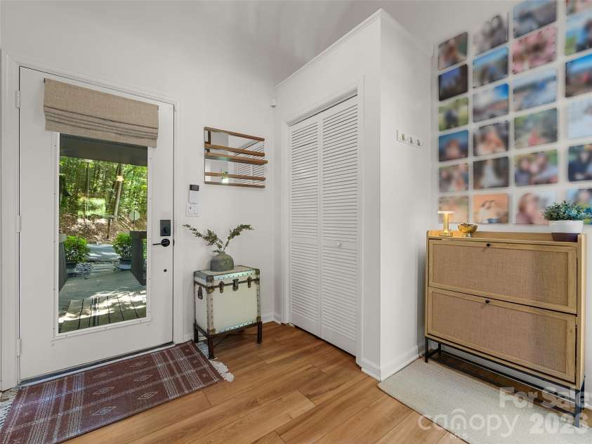 16 Cedarwood Drive, Asheville, NC 28803.  MLS# CAR4425440, YatesRealty ID 51688. 