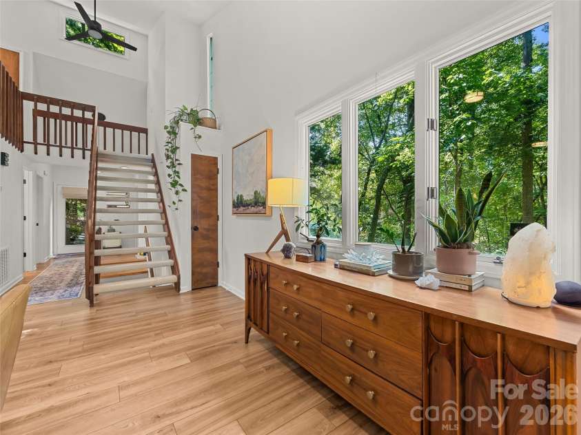 16 Cedarwood Drive, Asheville, NC 28803.  MLS# CAR4425440, YatesRealty ID 51688. 