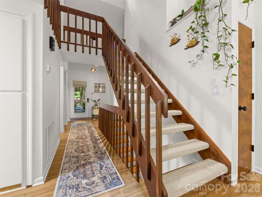 16 Cedarwood Drive, Asheville, NC 28803.  MLS# CAR4425440, YatesRealty ID 51688. 