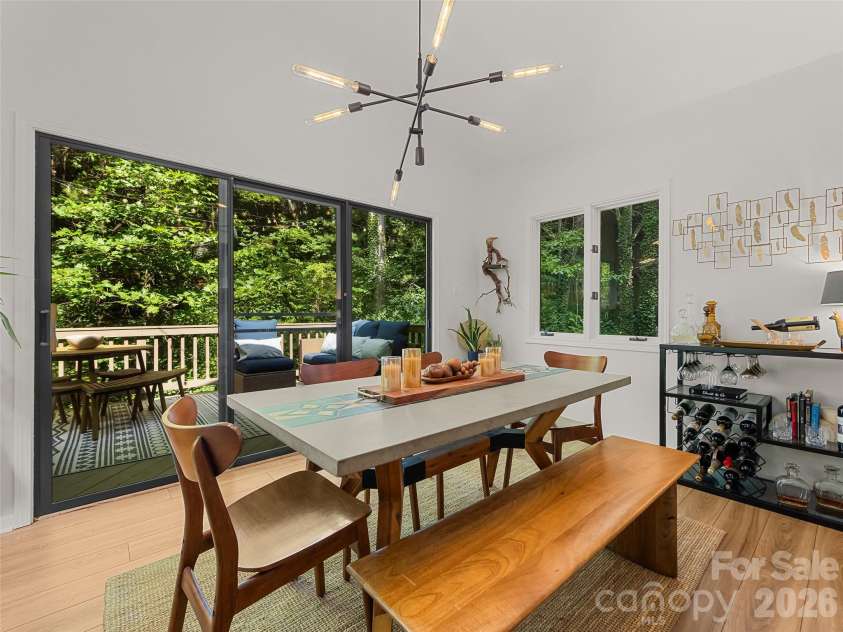 16 Cedarwood Drive, Asheville, NC 28803.  MLS# CAR4425440, YatesRealty ID 51688. 
