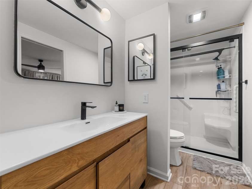 16 Cedarwood Drive, Asheville, NC 28803.  MLS# CAR4425440, YatesRealty ID 51688. 