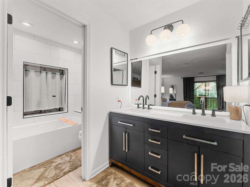 16 Cedarwood Drive, Asheville, NC 28803.  MLS# CAR4425440, YatesRealty ID 51688. 