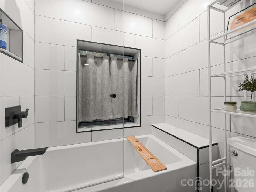 16 Cedarwood Drive, Asheville, NC 28803.  MLS# CAR4425440, YatesRealty ID 51688. 