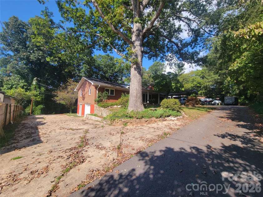 67 Fairlane Drive, Waynesville, NC 28786.  MLS# CAR4425897, YatesRealty ID 51689. 
