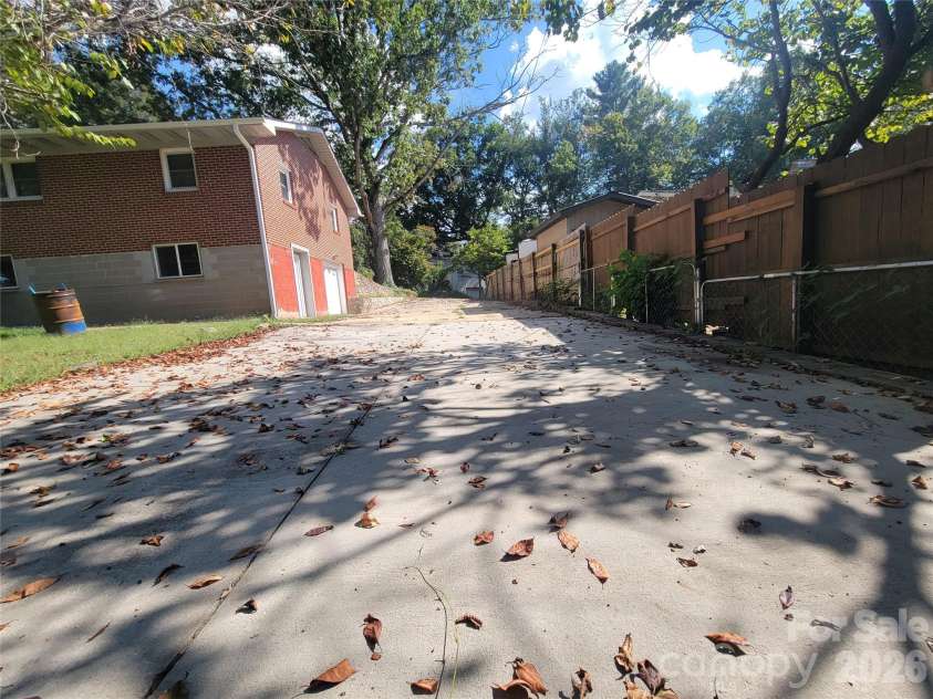 67 Fairlane Drive, Waynesville, NC 28786.  MLS# CAR4425897, YatesRealty ID 51689. 