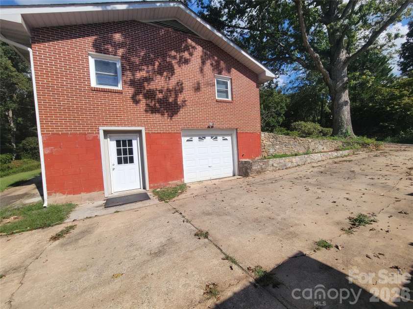 67 Fairlane Drive, Waynesville, NC 28786.  MLS# CAR4425897, YatesRealty ID 51689. 