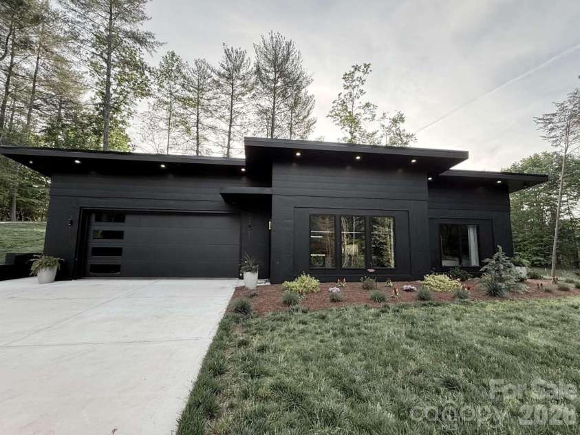 444 Starnes Circle Drive, Taylorsville, NC 28681.  MLS# CAR4360274, YatesRealty ID 5169. 