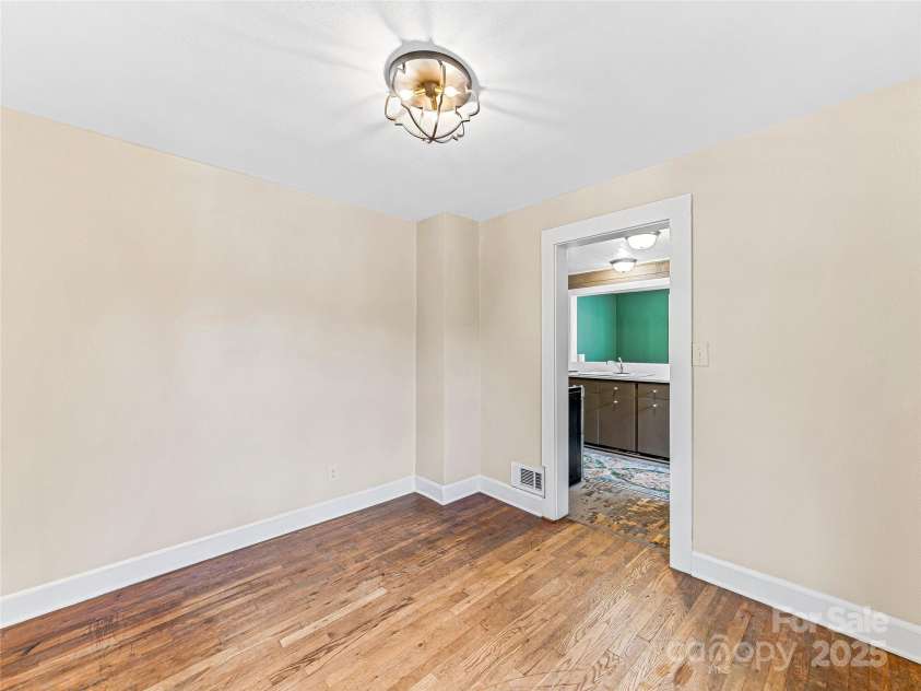 74 & 76 Park Drive, Waynesville, NC 28786.  MLS# CAR4201316, YatesRealty ID 5169. 