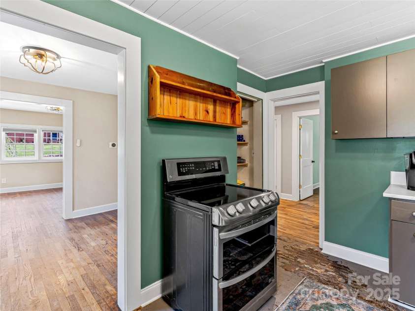 74 & 76 Park Drive, Waynesville, NC 28786.  MLS# CAR4201316, YatesRealty ID 5169. 