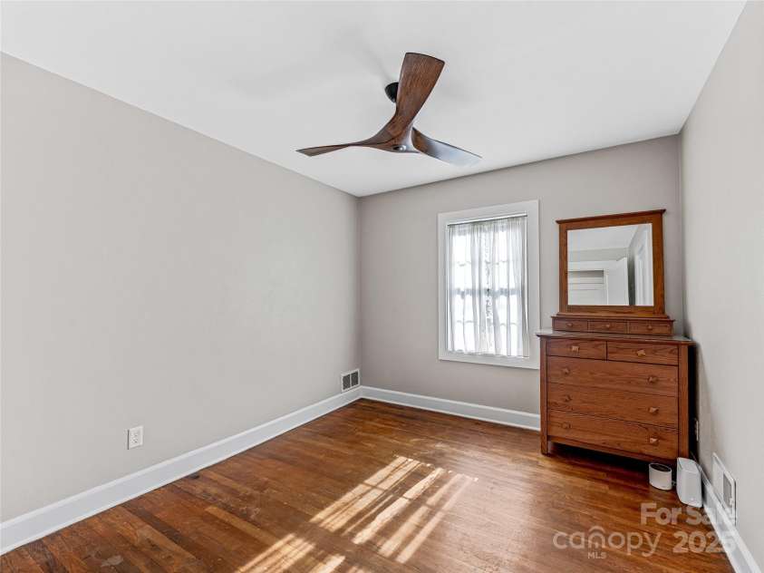 74 & 76 Park Drive, Waynesville, NC 28786.  MLS# CAR4201316, YatesRealty ID 5169. 